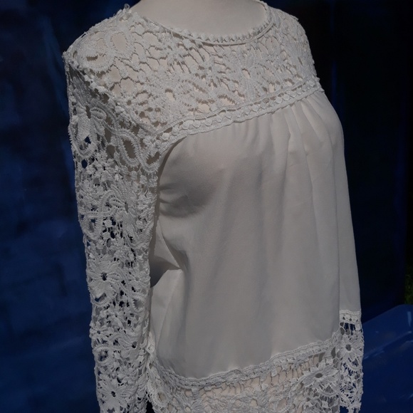 Prettiest white lace trim boho hippie Festival top - Picture 2 of 7
